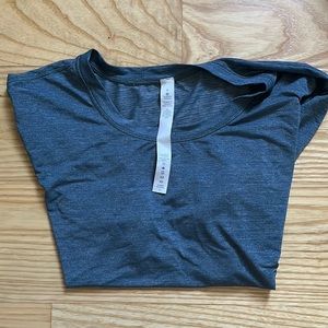 Lululemon cropped tee. Size 4